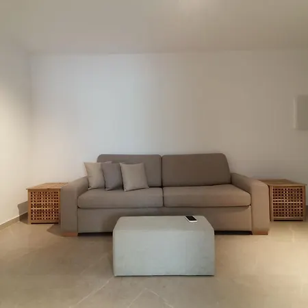 招待所 Nest Sarandë