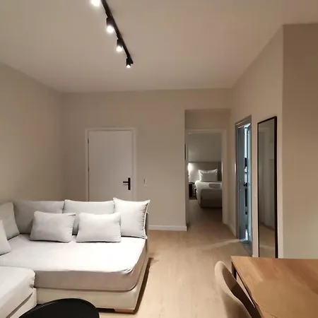 Nest * Sarandë